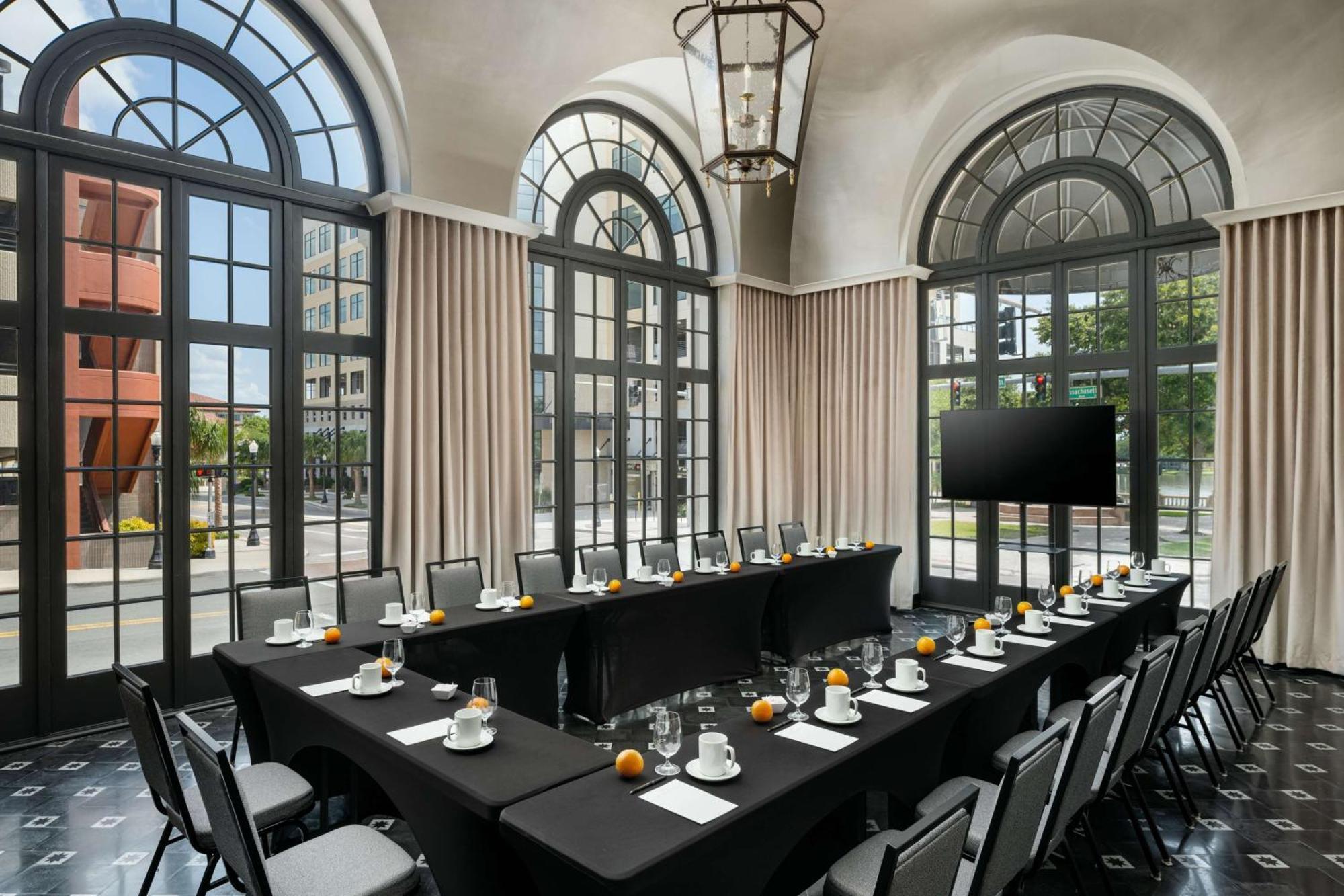 The Terrace Lakeland, Tapestry Collection By Hilton Hotel